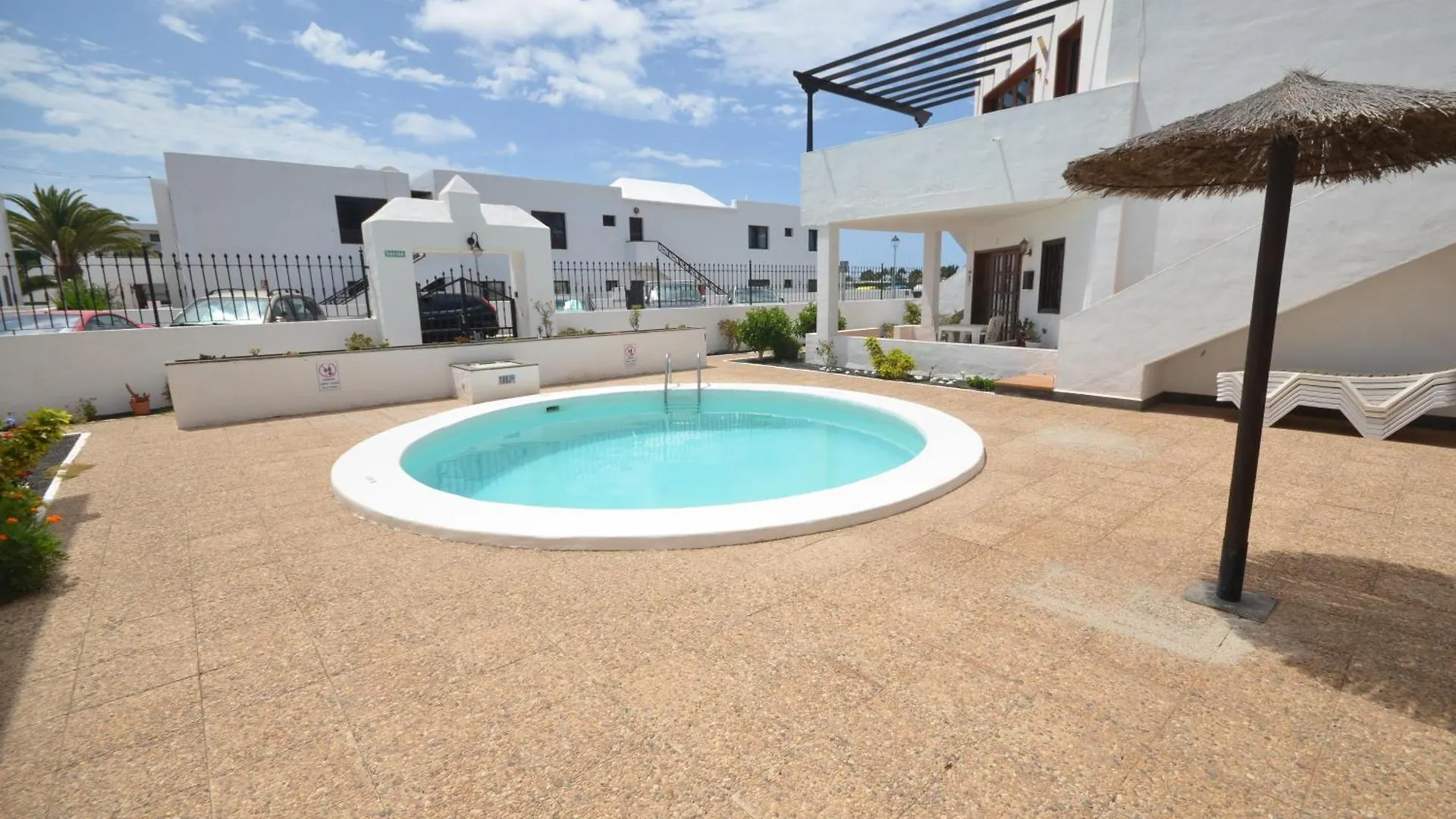 Sea Carnation Well Located, Pool & Terrace Apartment Los Pocillos