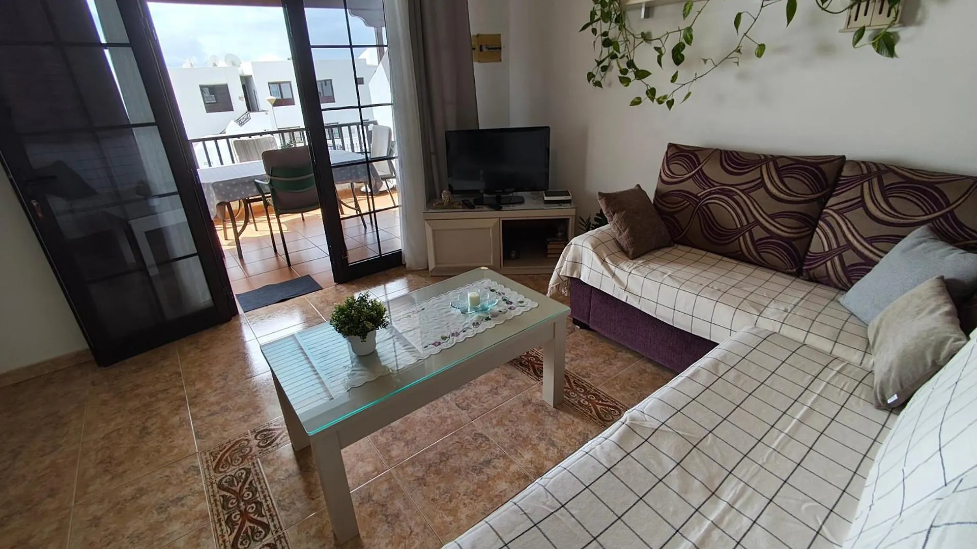 Sea Carnation Well Located, Pool & Terrace Apartment Los Pocillos Spain