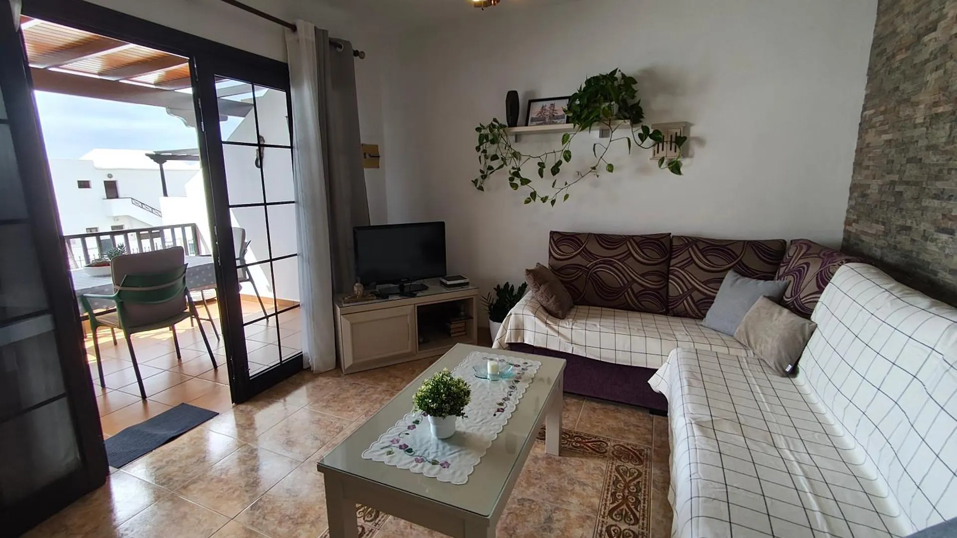 Sea Carnation Well Located, Pool & Terrace Apartment Los Pocillos