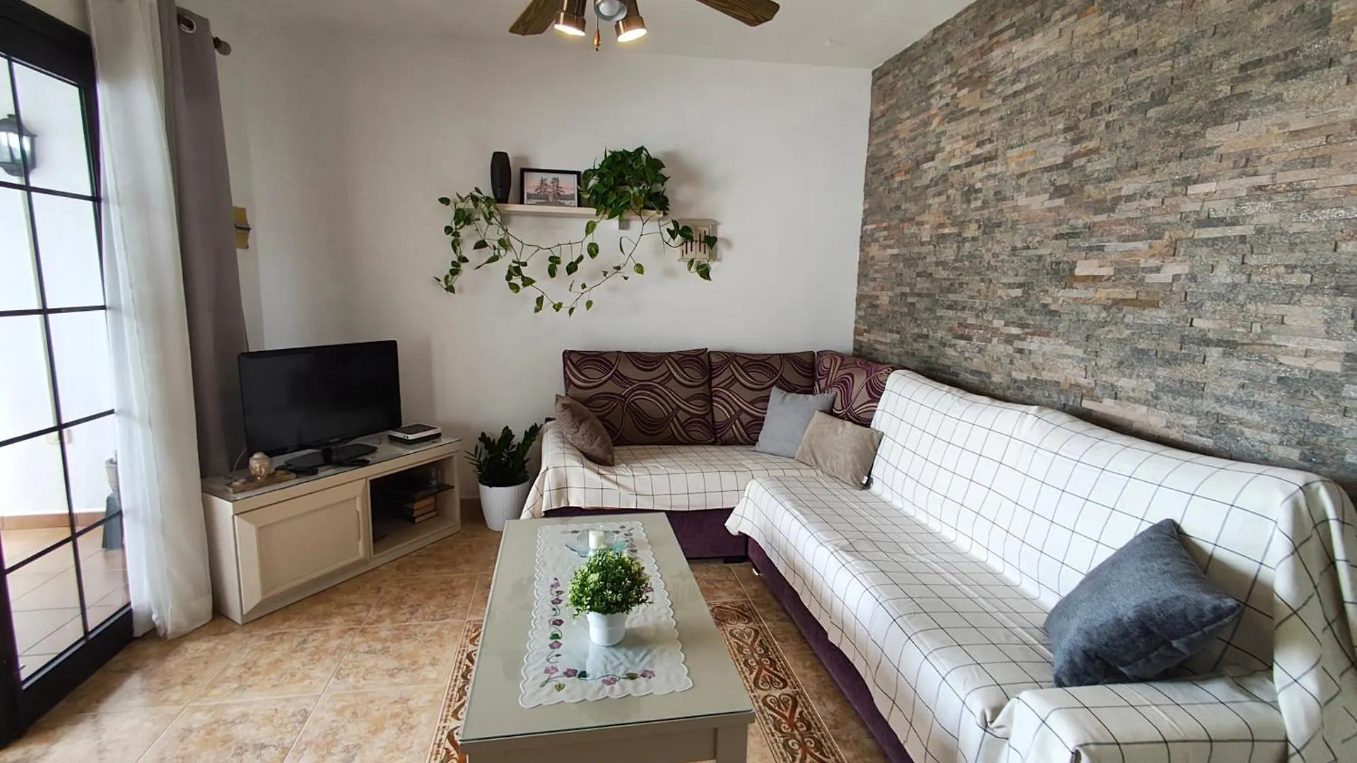Sea Carnation Well Located, Pool & Terrace Apartment Los Pocillos